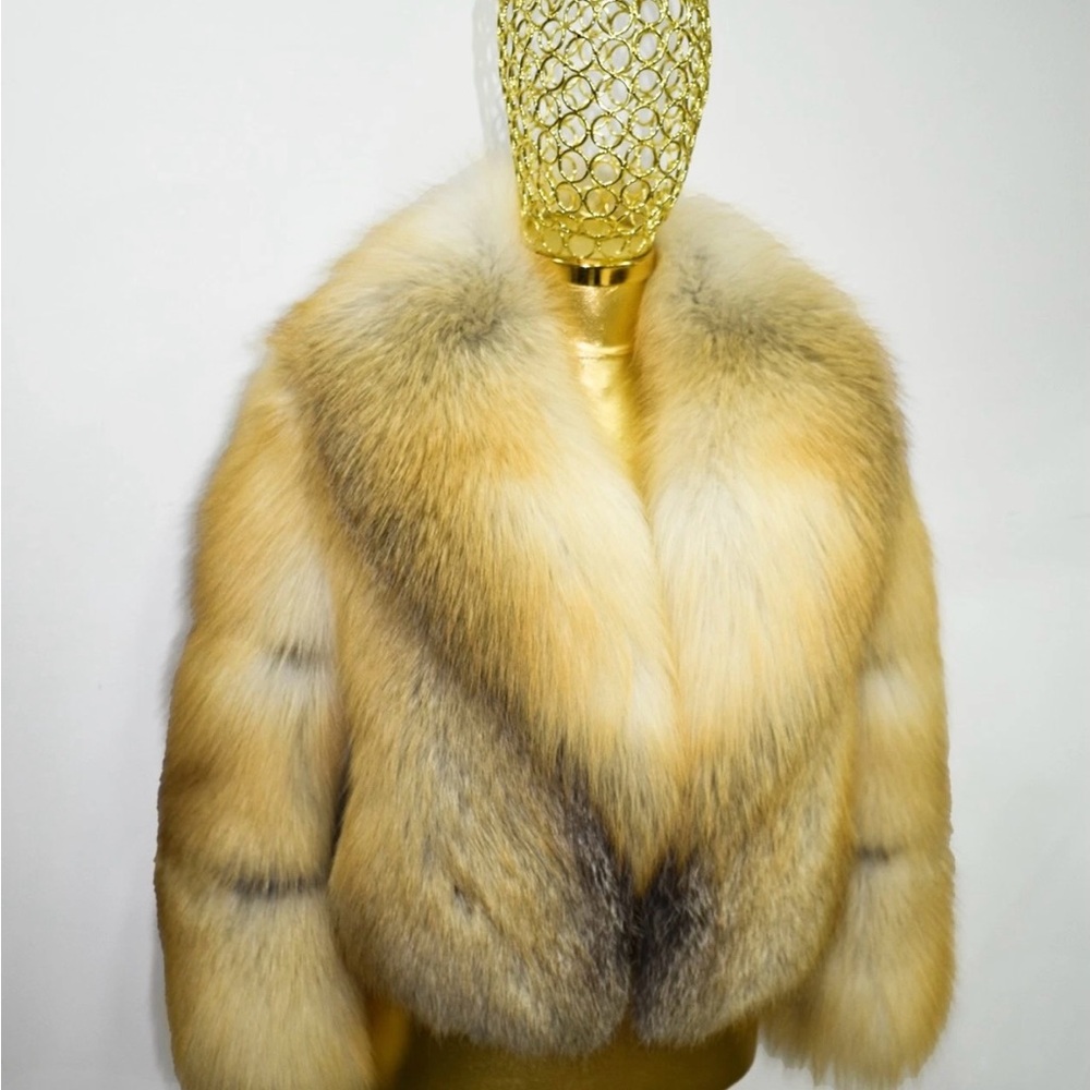 Cream Teddy Jacket with Plush Fur Collar and Voluminous Sleeves - Picture 4 of 8